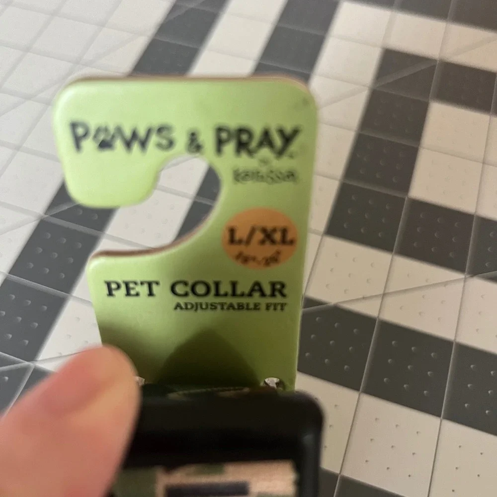 Paws & Pray kerusso paws